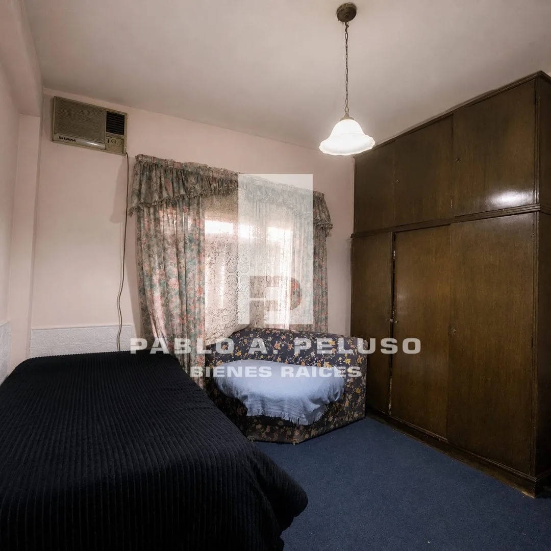 VENTA CASA AL FRENTE Y CASA AL CONTRAFRENTE. MERLO. ZONA OESTE. BUENOS AIRES.