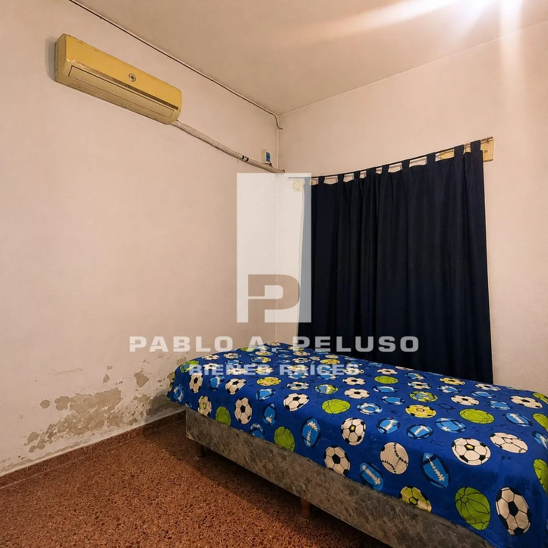 VENTA CASA AL FRENTE Y CASA AL CONTRAFRENTE. MERLO. ZONA OESTE. BUENOS AIRES.