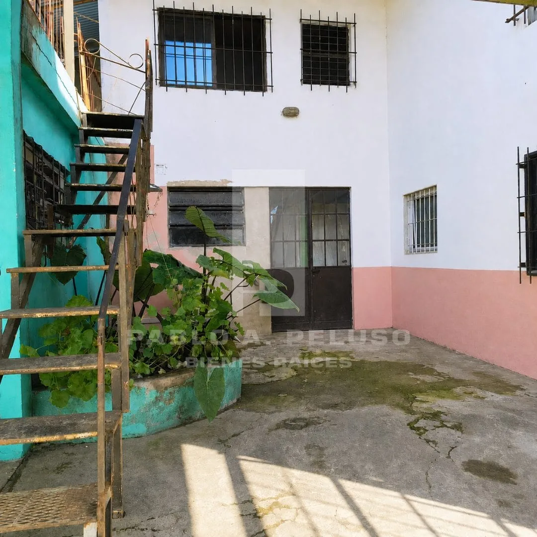 VENTA DE 3 DEPARTAMENTOS A REFACCIONAR, DOS EN PLANTA BAJA Y UNO EN PLANTA ALTA. MARCOS PAZ, ZONA OESTE, BUENOS AIRES.