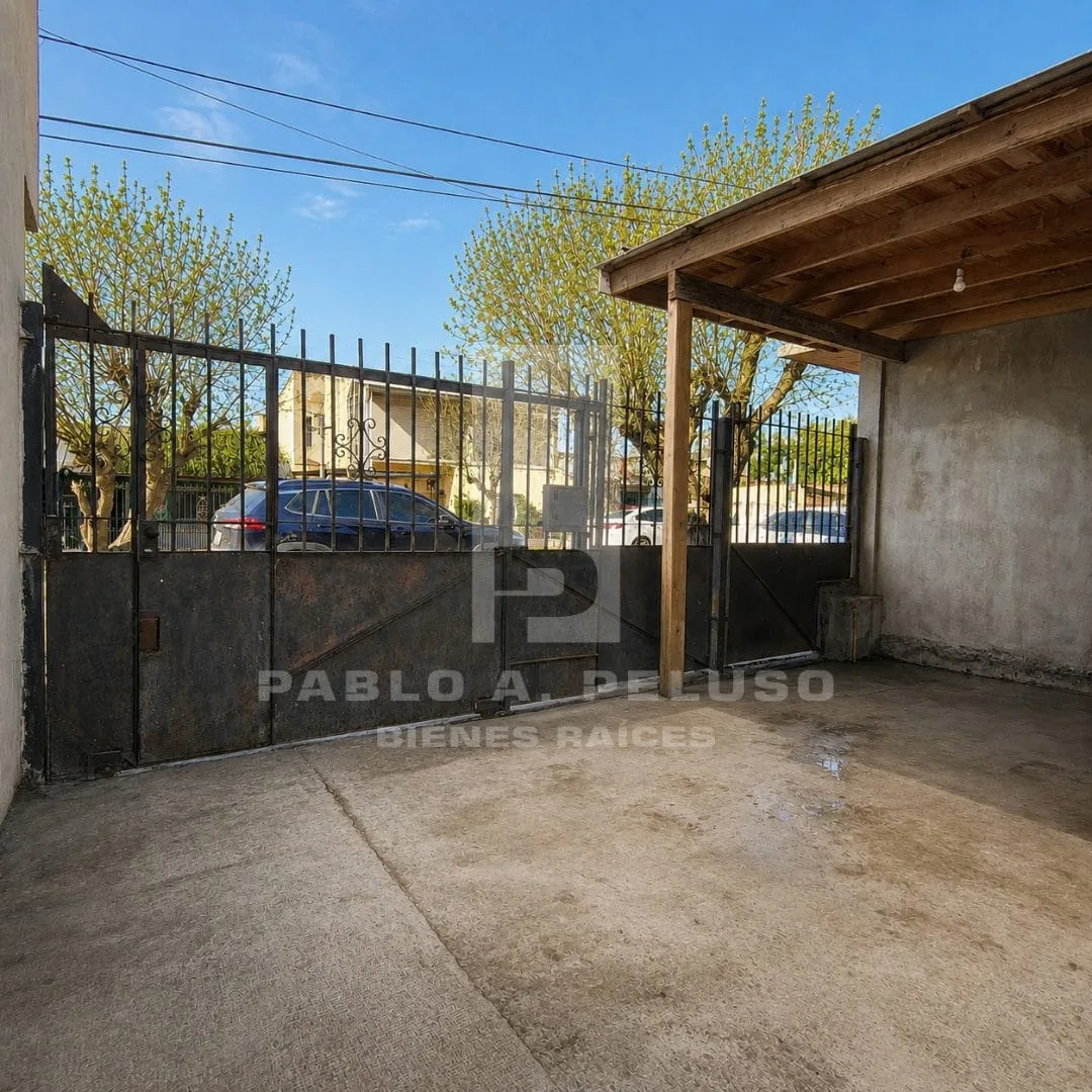 VENTA CASA 4 AMBIENTES Y DEPARTAMENTO 2 AMBIENTES. MERLO. ZONA OESTE. BUENOS AIRES.
