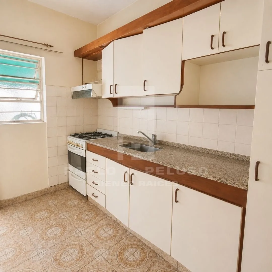 VENTA DE DOS CASAS, 4 AMBIENTES,  EN MERLO. ZONA OESTE, BUENOS AIRES