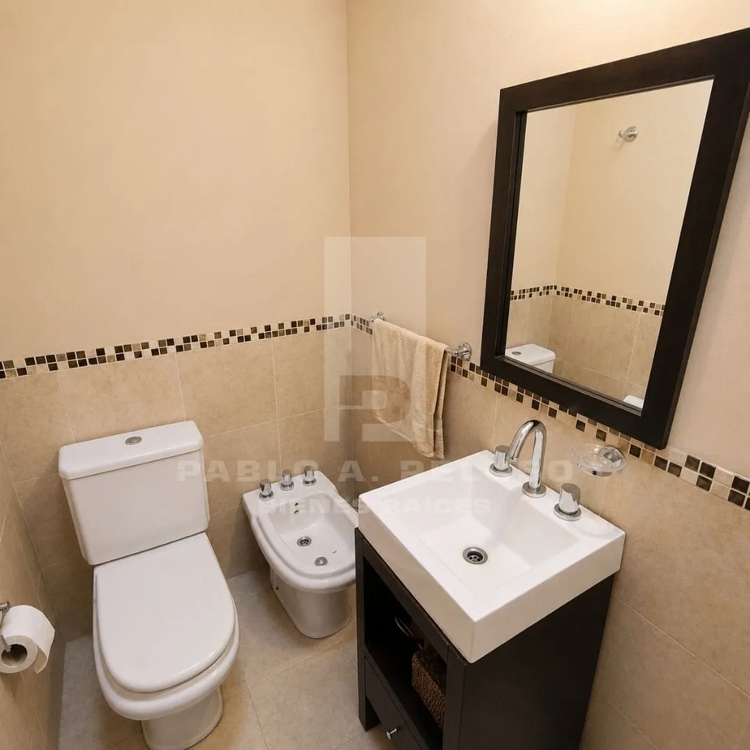 VENTA DE DOS CASAS, 4 AMBIENTES,  EN MERLO. ZONA OESTE, BUENOS AIRES