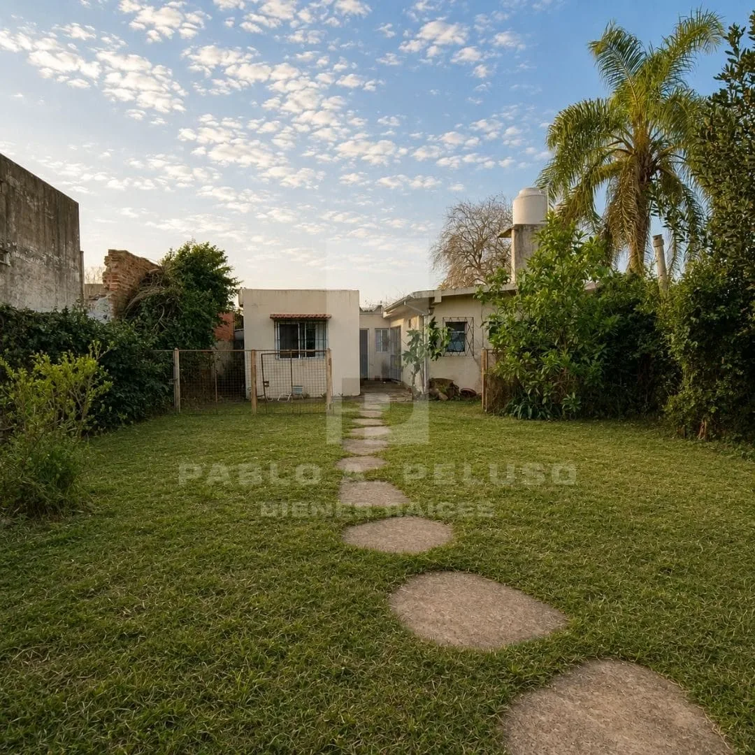 VENTA DE DOS CASAS, 4 AMBIENTES,  EN MERLO. ZONA OESTE, BUENOS AIRES
