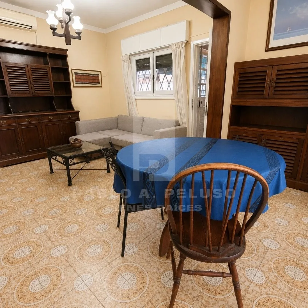 VENTA DE DOS CASAS, 4 AMBIENTES,  EN MERLO. ZONA OESTE, BUENOS AIRES