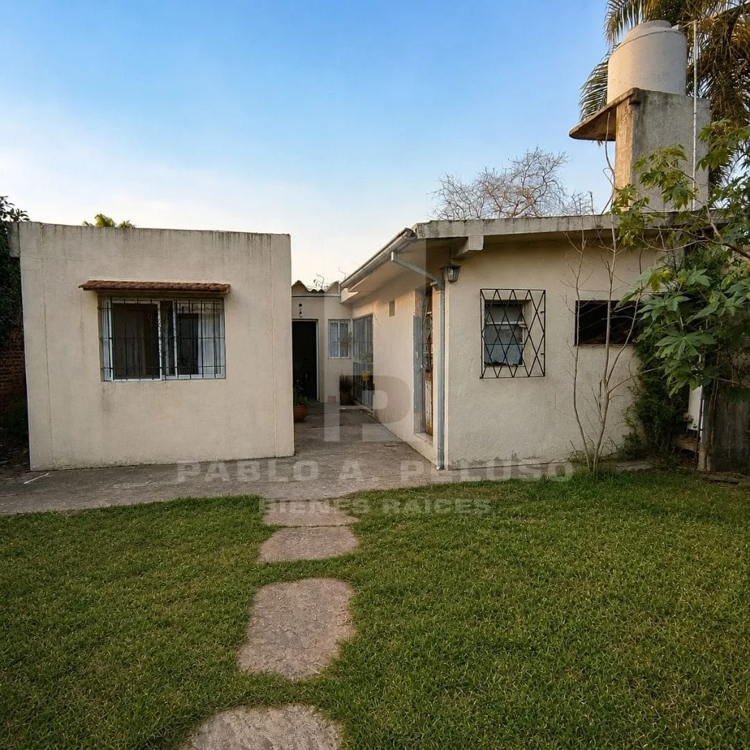 VENTA DE DOS CASAS, 4 AMBIENTES,  EN MERLO. ZONA OESTE, BUENOS AIRES