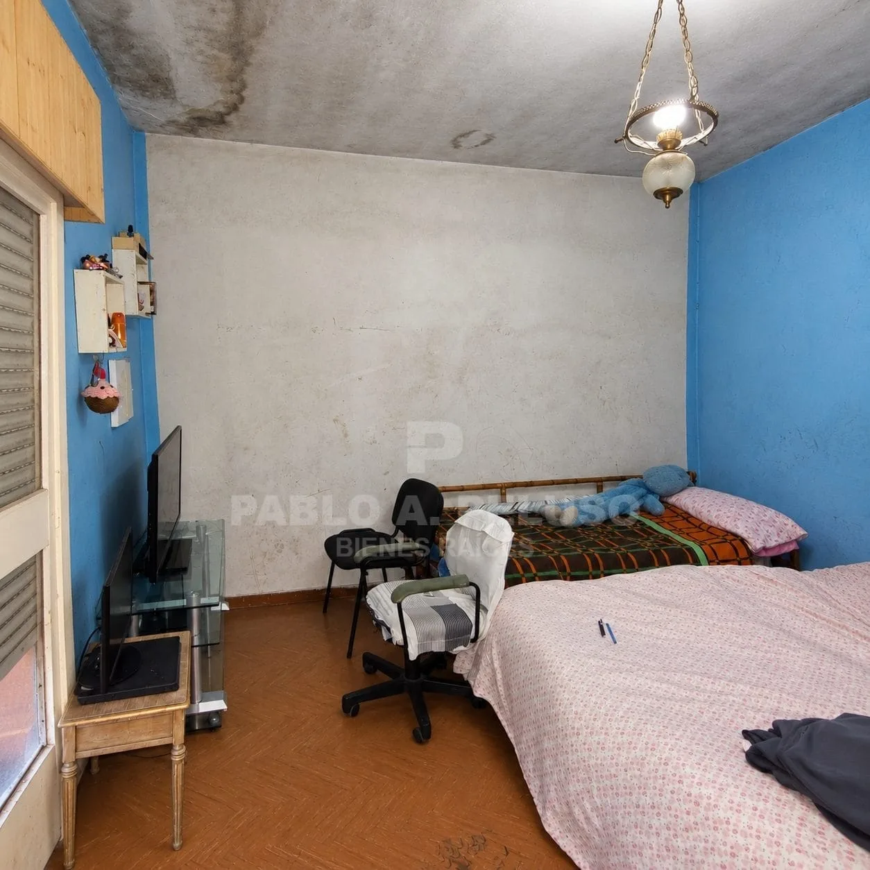 VENTA DE DOS LOCALES Y UN DEPARTAMENTO A REFACCIONAR EN MERLO.  ZONA OESTE. BUENOS AIRES.