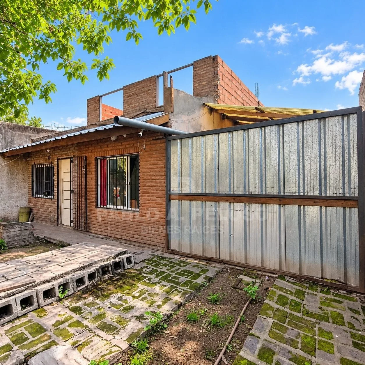 VENTA CASA 3 AMBIENTES. MORENO, ZONA OESTE. BUENOS AIRES.