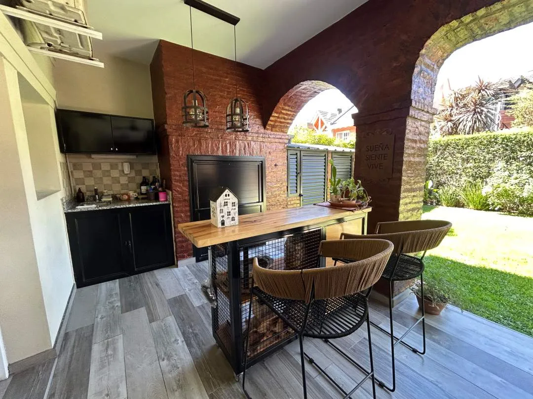 Hermosa Casa 5 ambientes en Venta ubicada en Ciudad Jardin