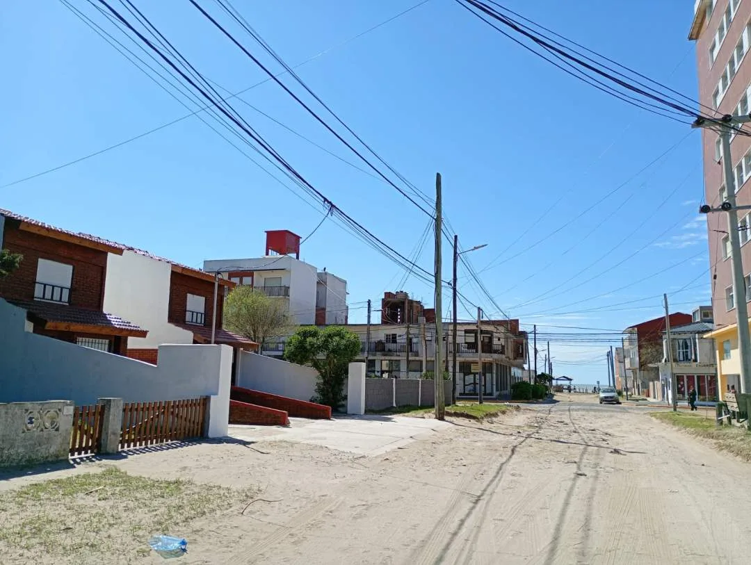 DUPLEX ACONDICIONADOS A LA VENTA EN LAS TONINAS ZONA CENTRO A METROS DEL MAR FINANCIADOS