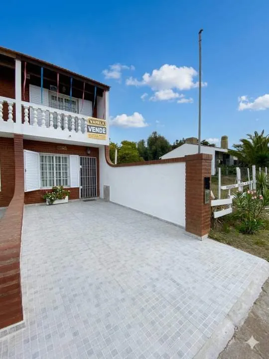 HERMOSO TRIPLEX A 100 MTS DEL MAR