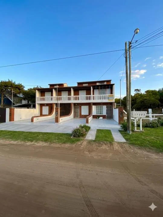 HERMOSO TRIPLEX A 100 MTS DEL MAR