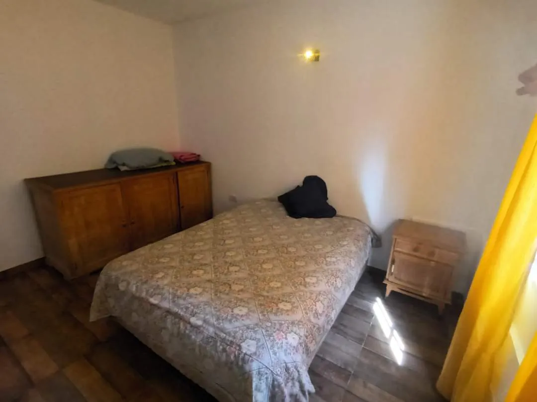 447 - VENDE DEPARTAMENTO EN PLANTA BAJA