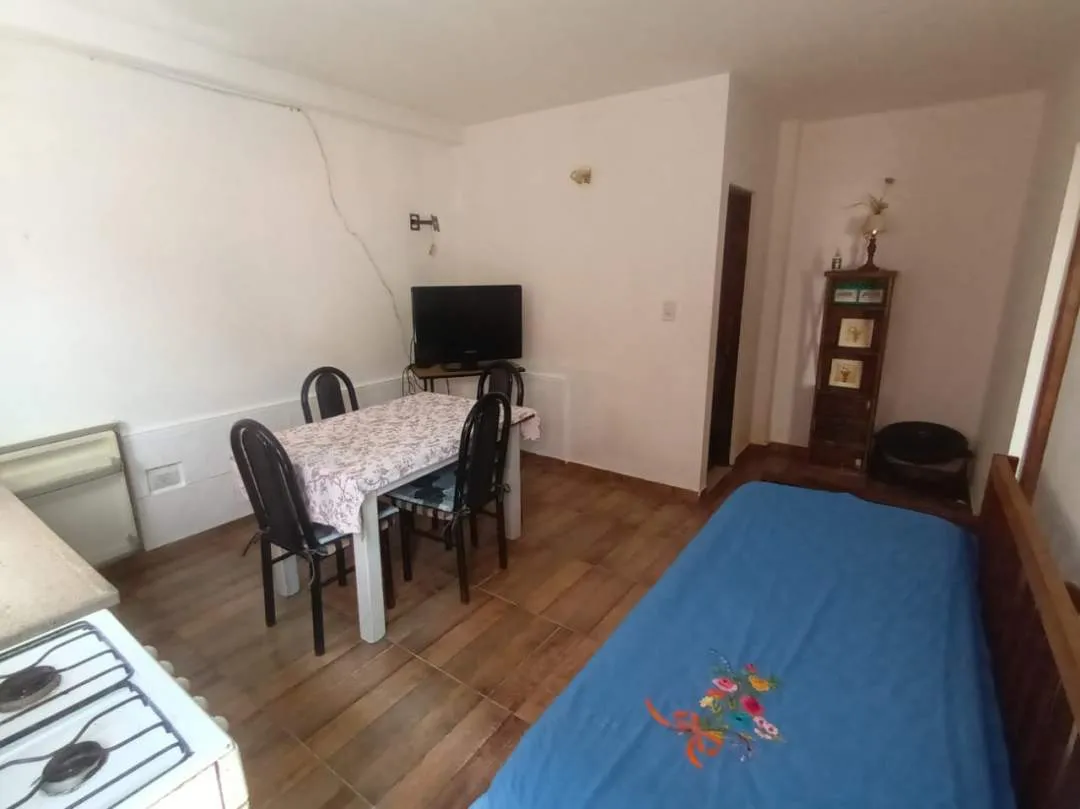 447 - VENDE DEPARTAMENTO EN PLANTA BAJA