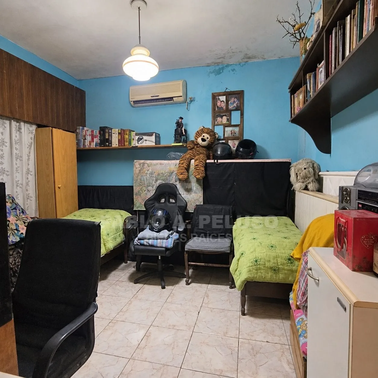 VENTA  DE CASA  5 AMBIENTES,  CON GARAGE EN  MERLO. ZONA OESTE. BUENOS AIRES.