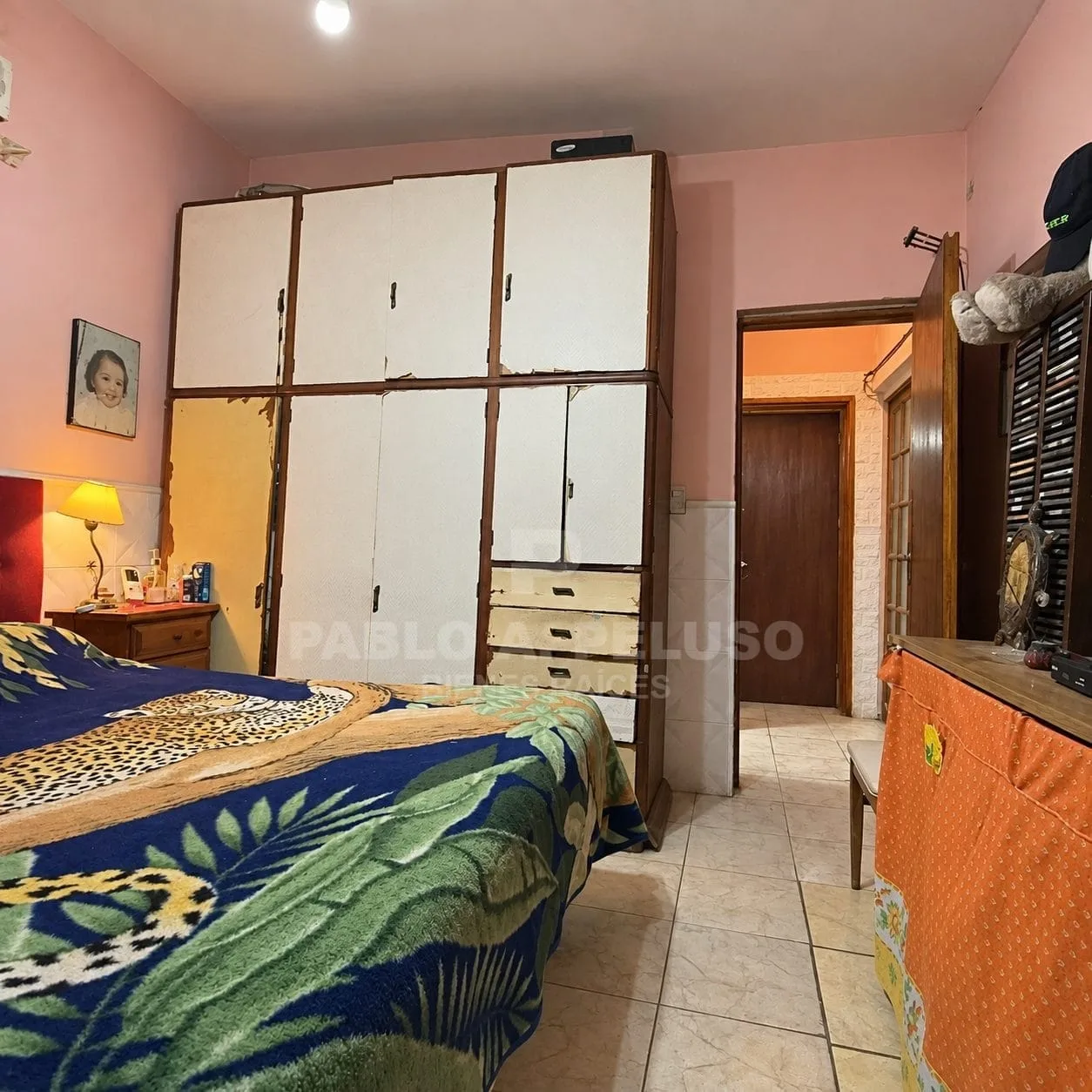 VENTA  DE CASA  5 AMBIENTES,  CON GARAGE EN  MERLO. ZONA OESTE. BUENOS AIRES.