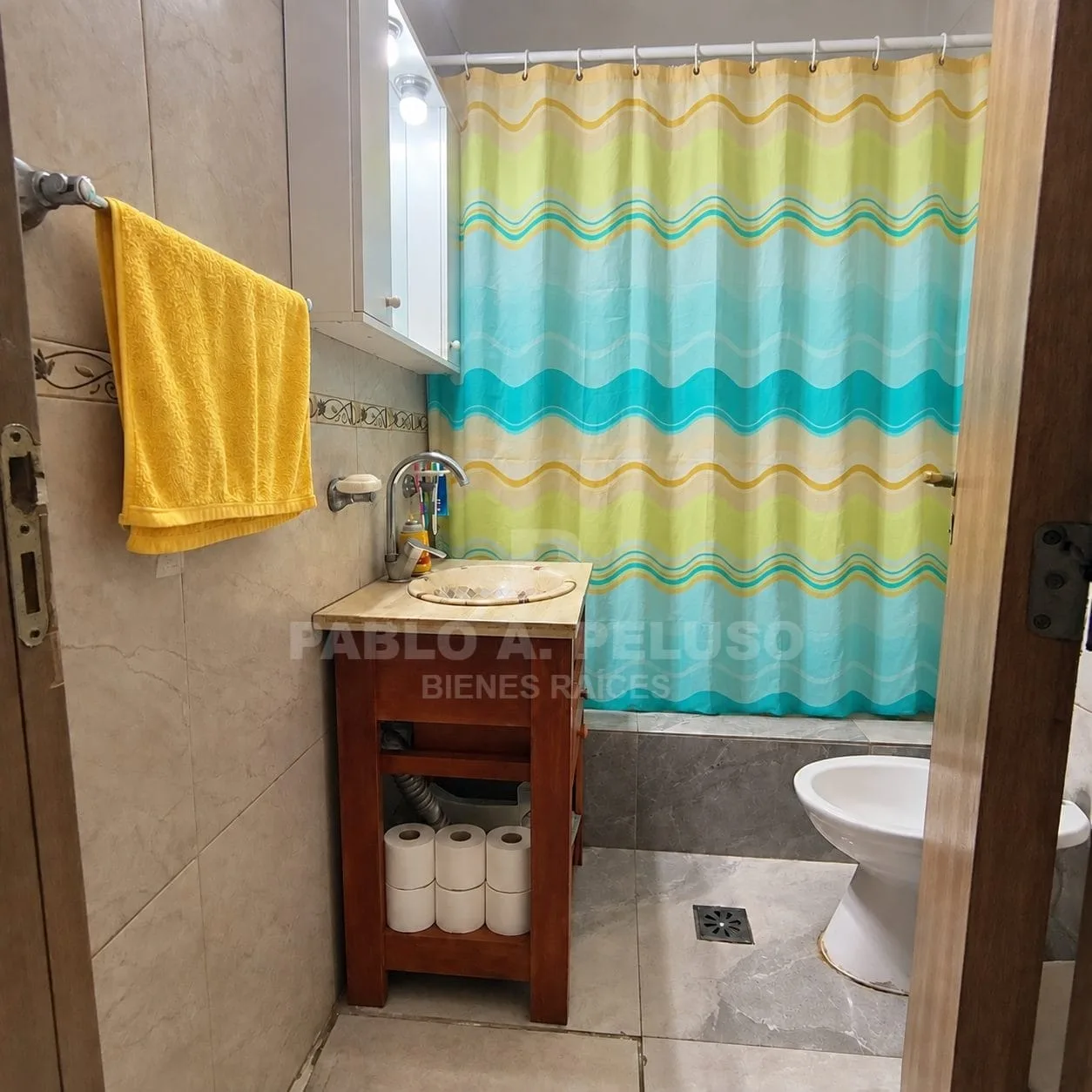 VENTA  DE CASA  5 AMBIENTES,  CON GARAGE EN  MERLO. ZONA OESTE. BUENOS AIRES.