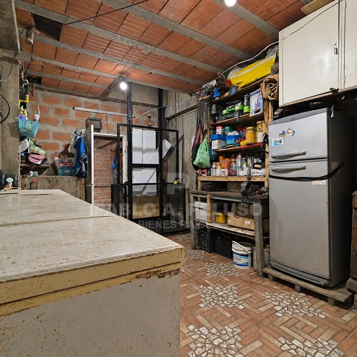 VENTA  DE CASA  5 AMBIENTES,  CON GARAGE EN  MERLO. ZONA OESTE. BUENOS AIRES.