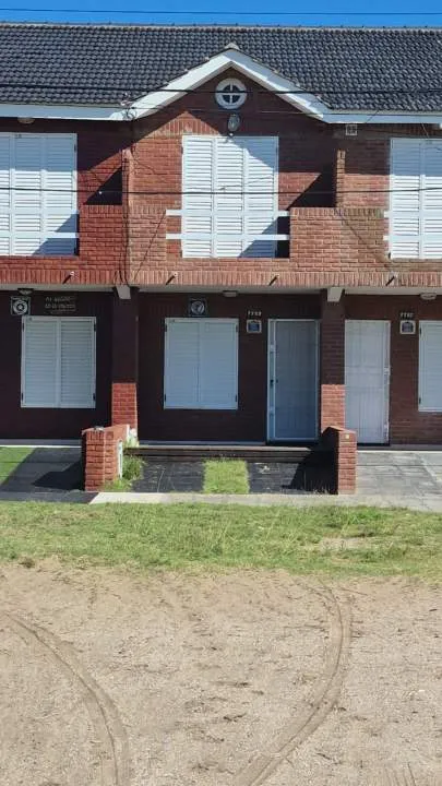 TRIPLEX EN ALQUILER ANUAL