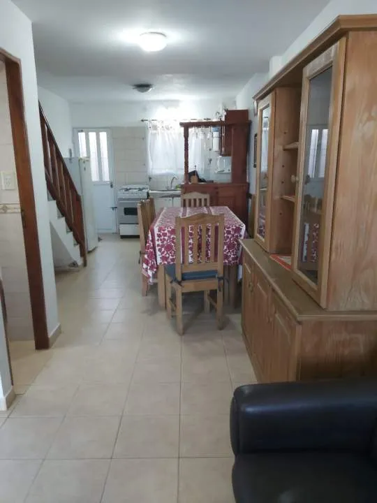 TRIPLEX EN ALQUILER ANUAL