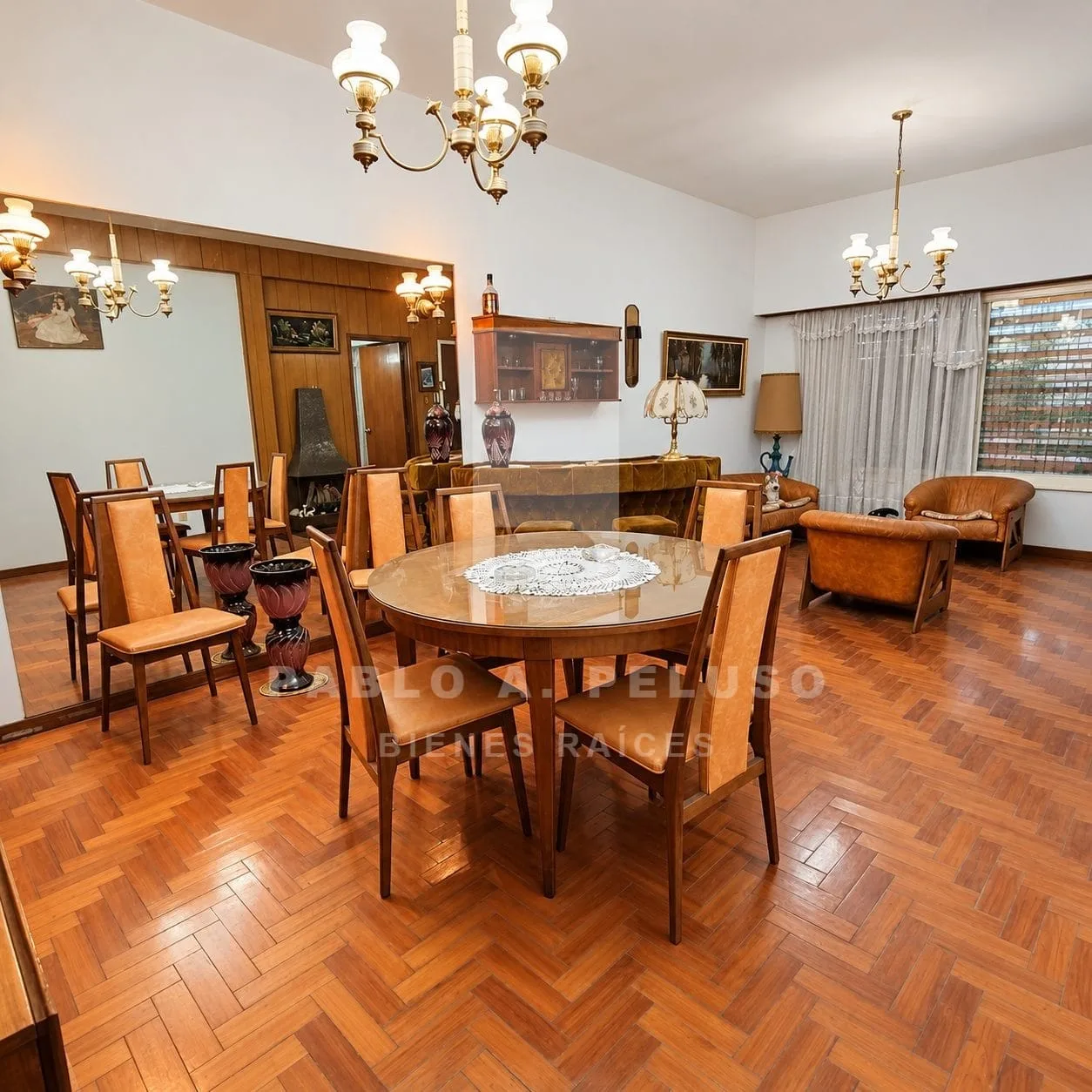 VENTA DE CASA 4 AMBIENTES CON JARDIN Y COCHERA EN MERLO