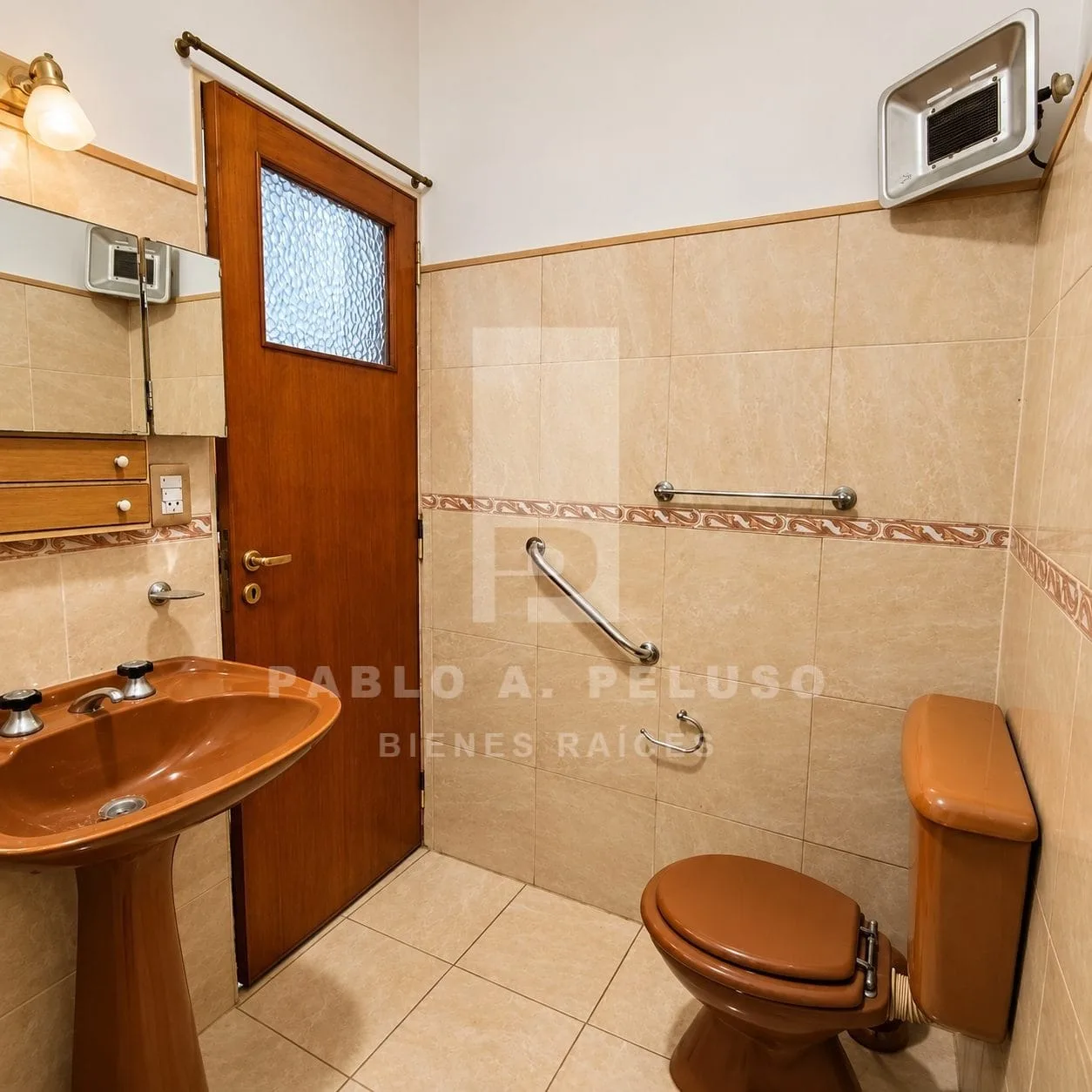 VENTA DE CASA 4 AMBIENTES CON JARDIN Y COCHERA EN MERLO