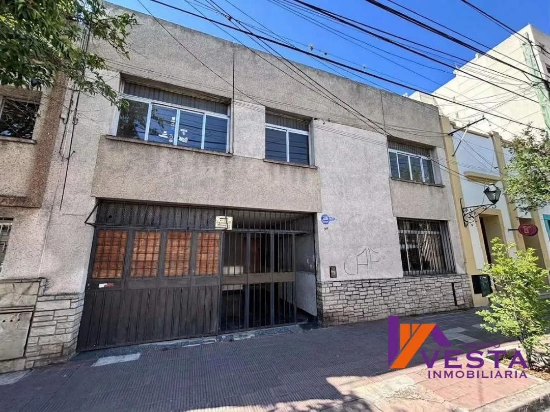CASA EN VENTA-NECOCHEA AL 500- MACROCENTRO