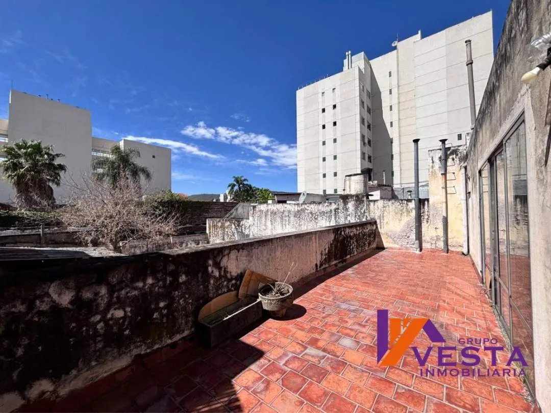 CASA EN VENTA-NECOCHEA AL 500- MACROCENTRO