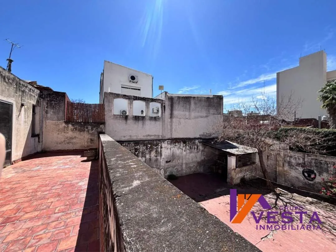 CASA EN VENTA-NECOCHEA AL 500- MACROCENTRO