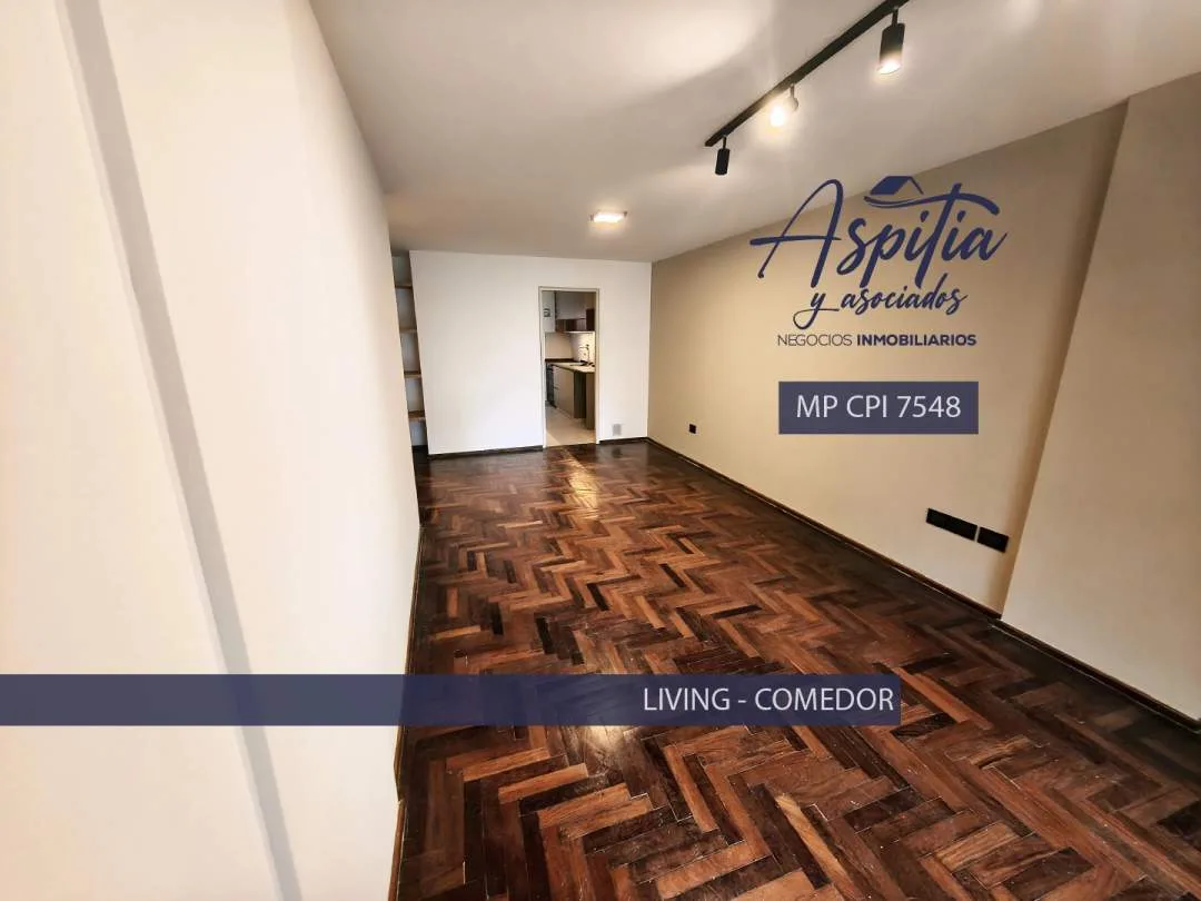 VENTA Departamento 2 dormitorios renovado con balcón en Nueva Córdoba
