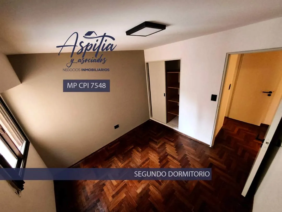 VENTA Departamento 2 dormitorios renovado con balcón en Nueva Córdoba