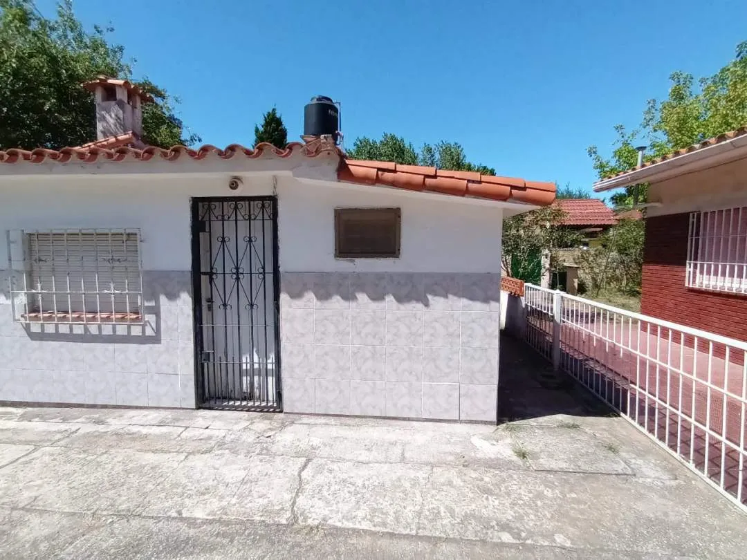VENDE CASA + DPTO