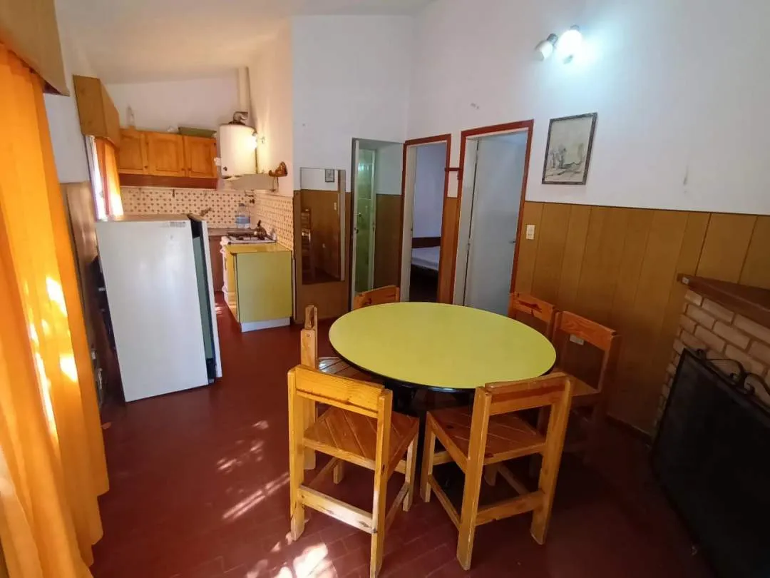 VENDE CASA + DPTO