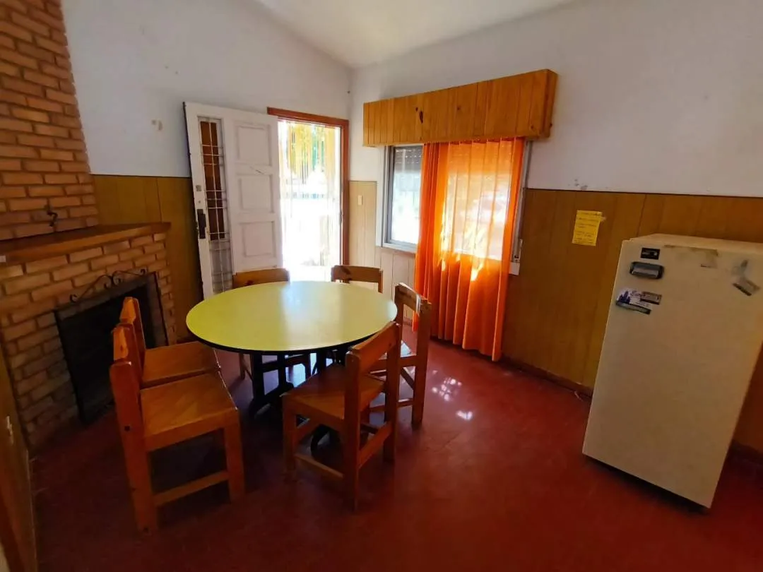VENDE CASA + DPTO
