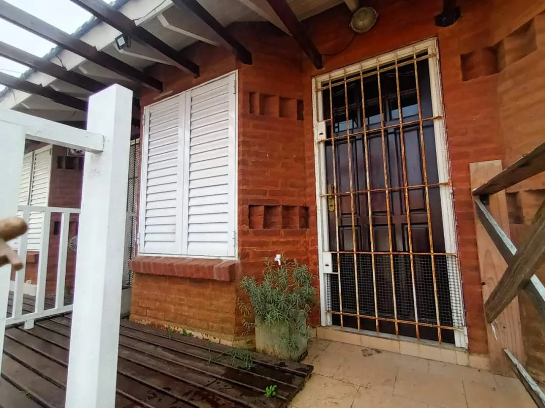 DUPLEX 3 AMBIENTES AL FRENTE