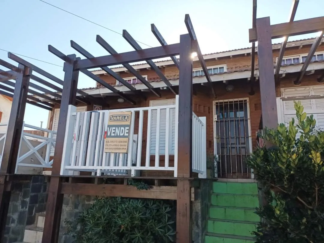 DUPLEX 3 AMBIENTES AL FRENTE