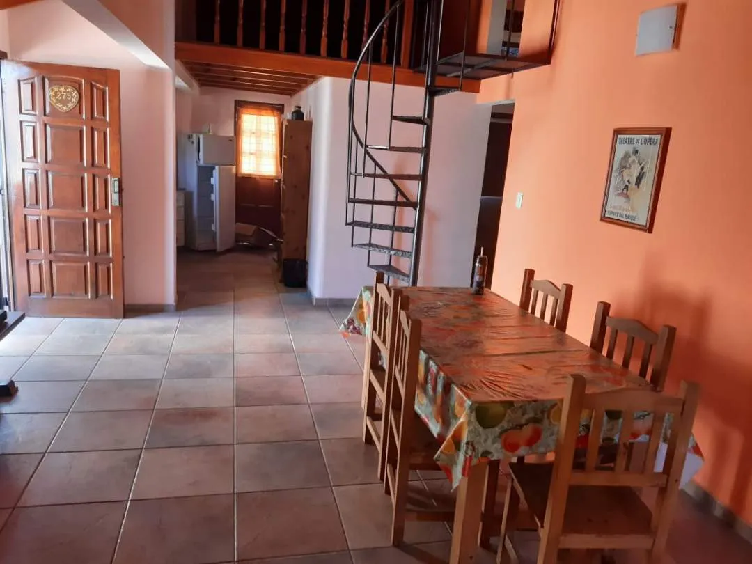 HERMOSO CHALET CON GAS NATURAL