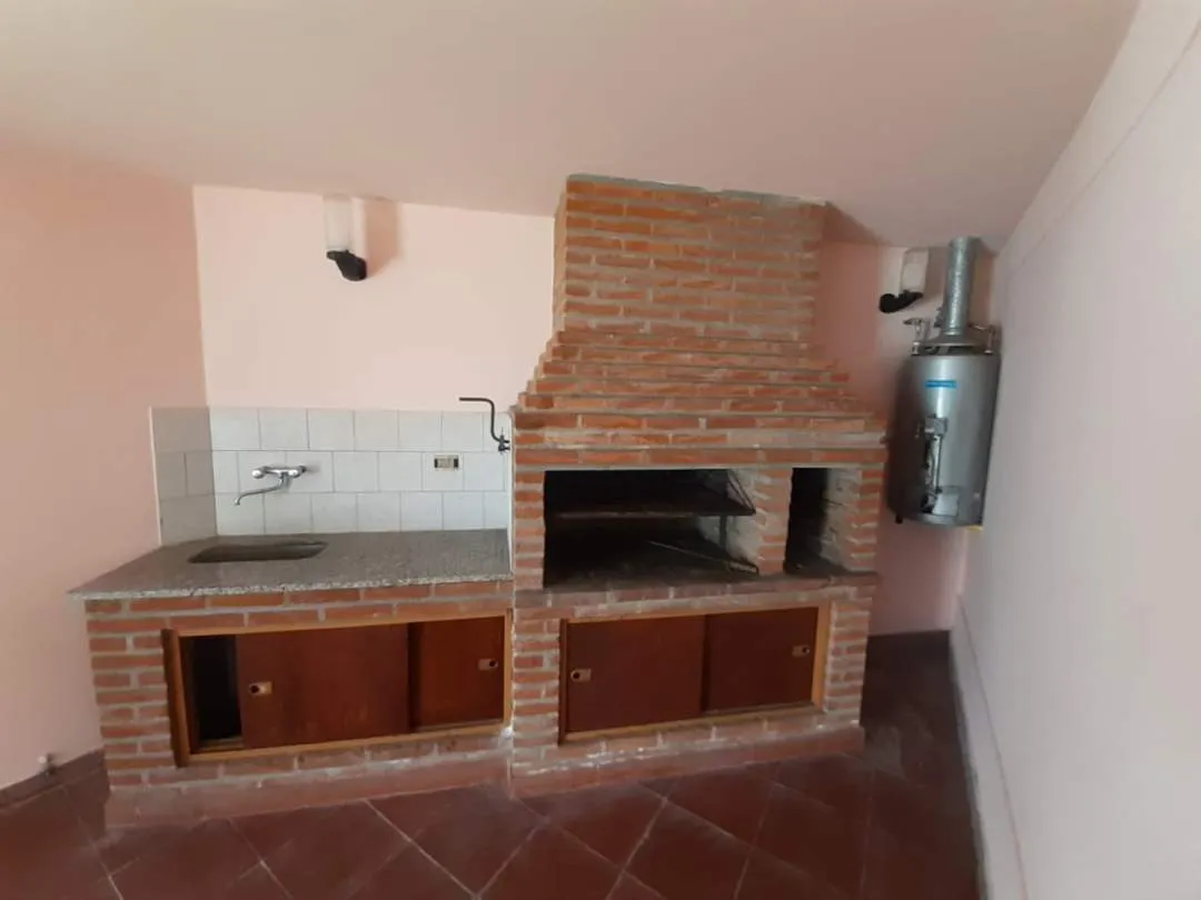 HERMOSO CHALET CON GAS NATURAL