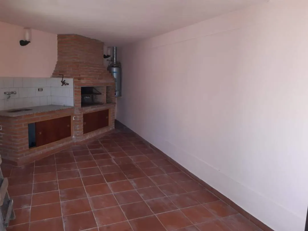 HERMOSO CHALET CON GAS NATURAL