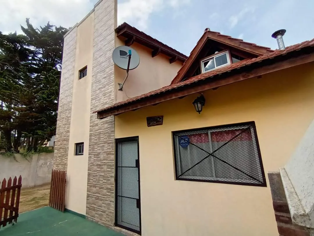 HERMOSO DUPLEX ZONA RESIDENCIAL