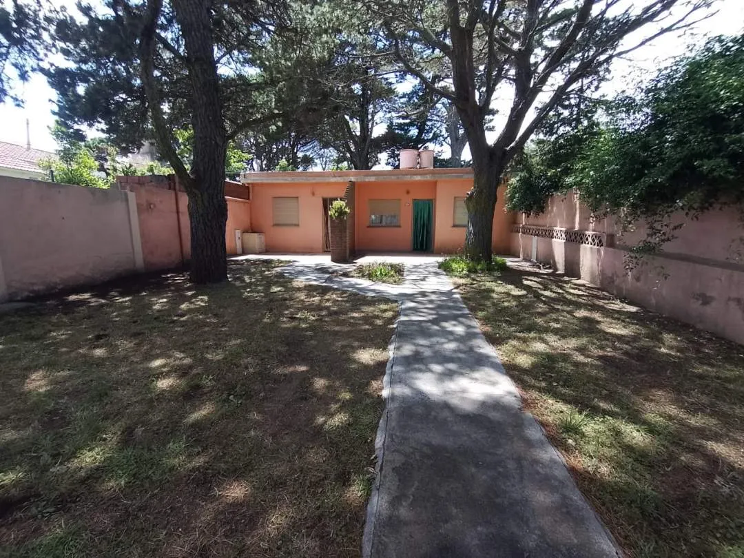 DOS CASAS EN LOTE PROPIO   (VENDIDO)