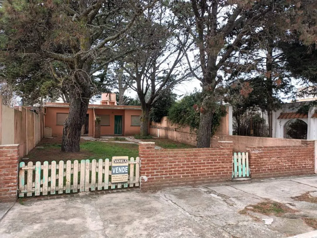 DOS CASAS EN LOTE PROPIO   (VENDIDO)