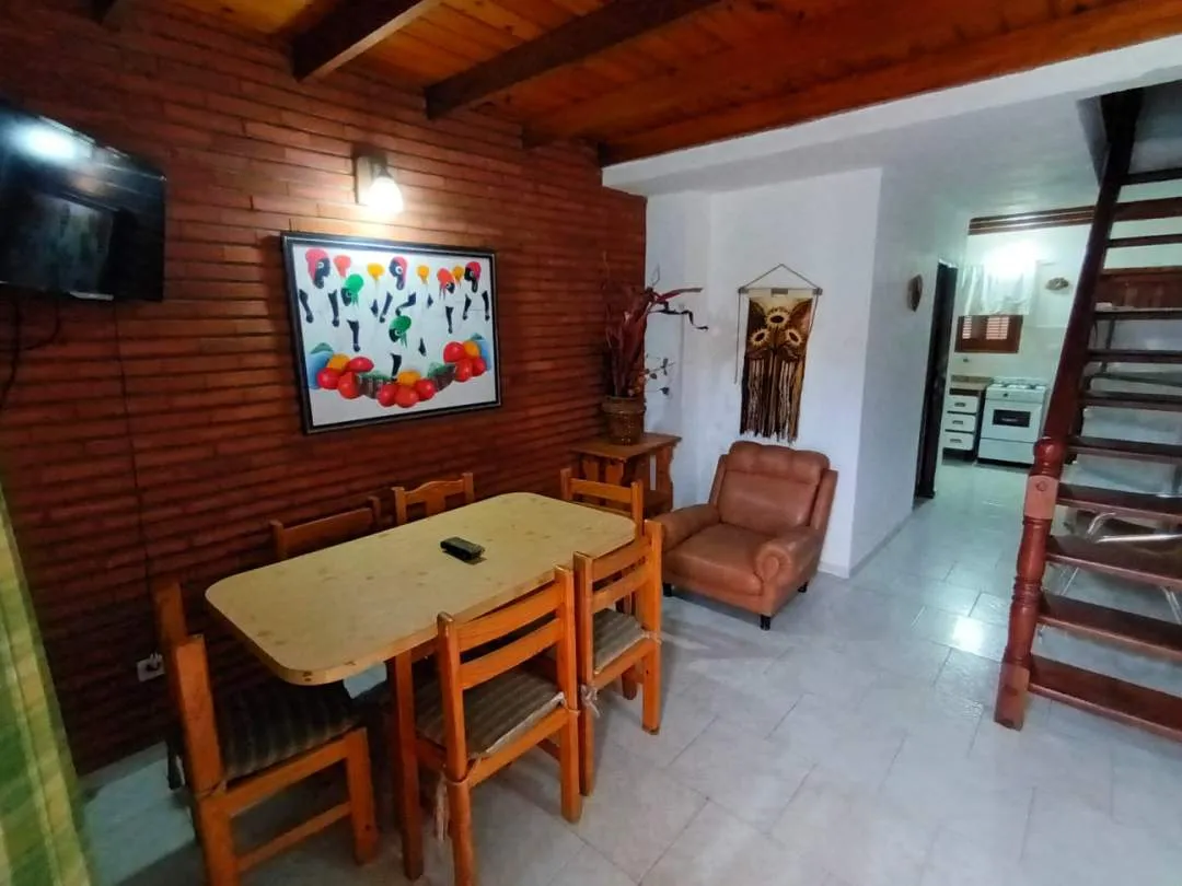 DUPLEX AL FRENTE CON QUINCHO