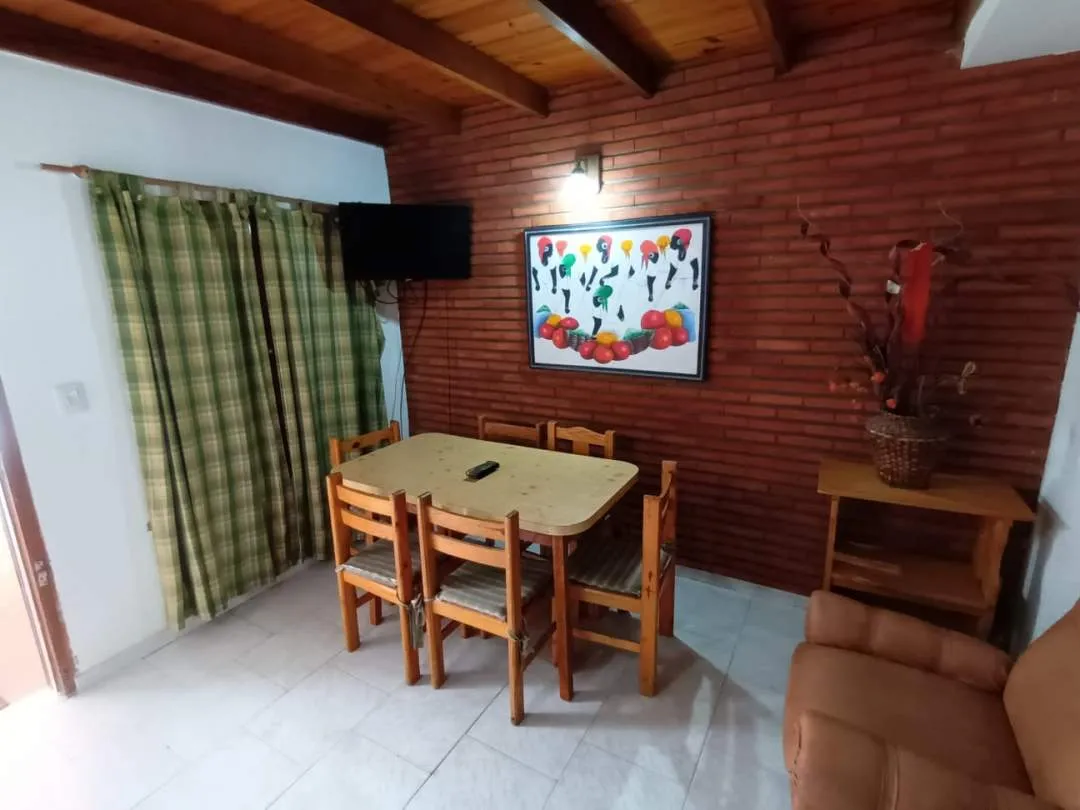 DUPLEX AL FRENTE CON QUINCHO