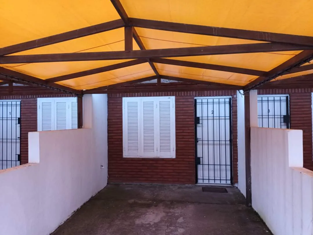 DUPLEX AL FRENTE CON QUINCHO