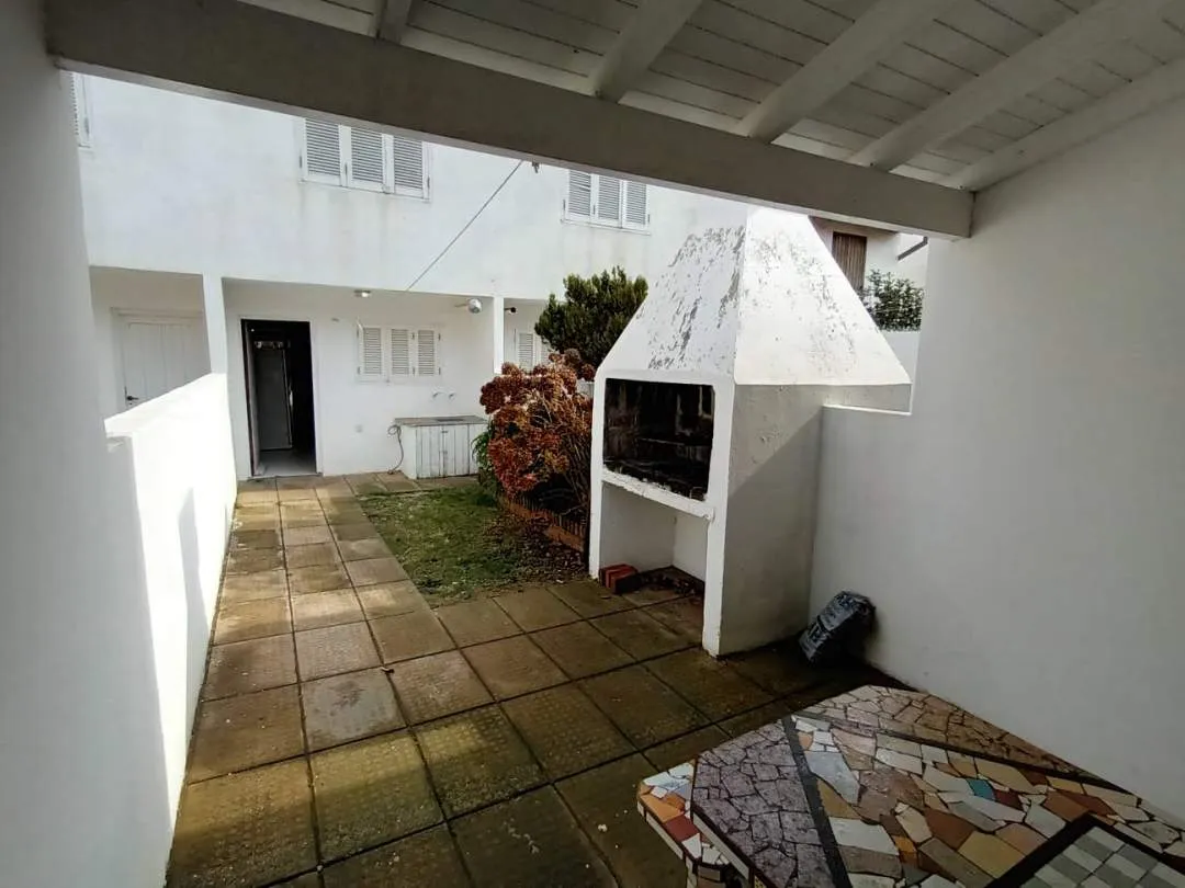 DUPLEX AL FRENTE CON QUINCHO