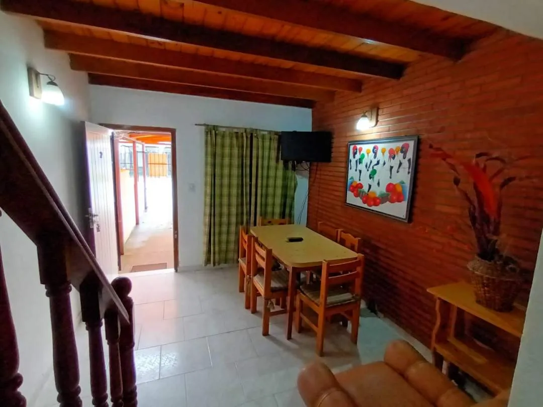 DUPLEX AL FRENTE CON QUINCHO