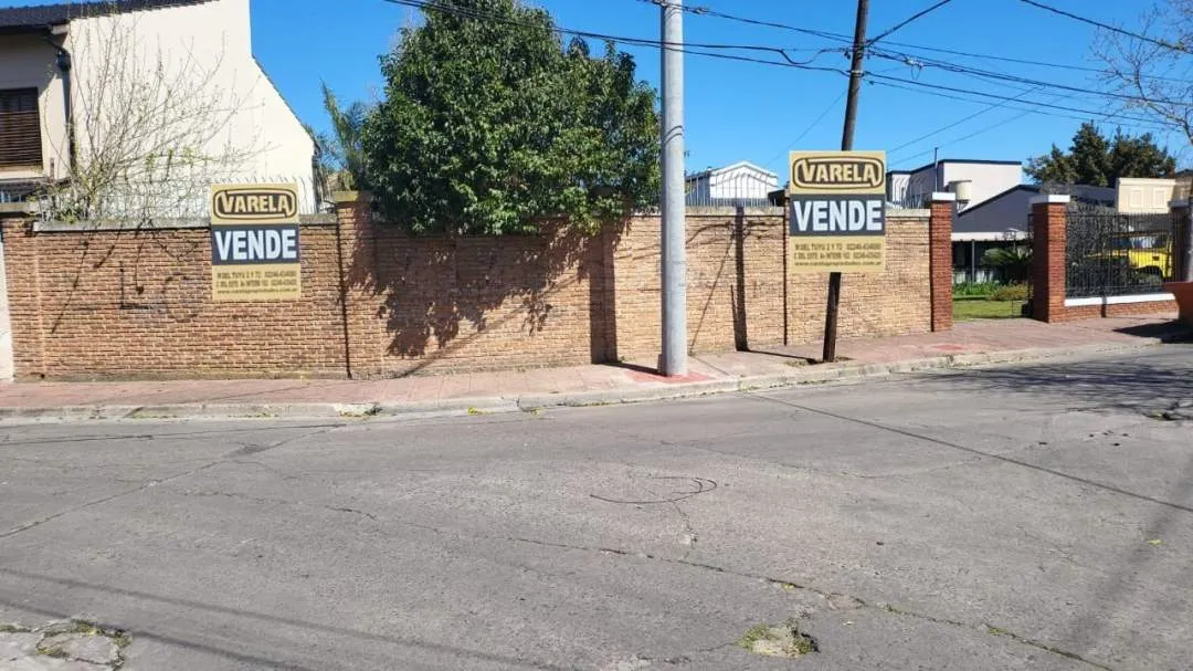 LOTE EN CASTELAR SUR EXCELENTE ENTORNO RESIDENCIAL