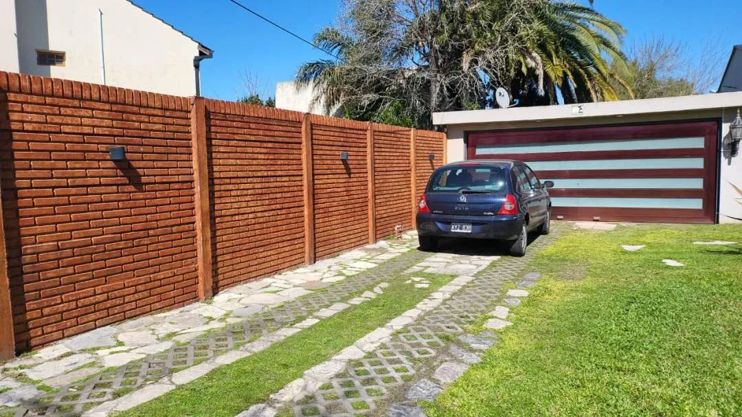 LOTE EN CASTELAR SUR EXCELENTE ENTORNO RESIDENCIAL