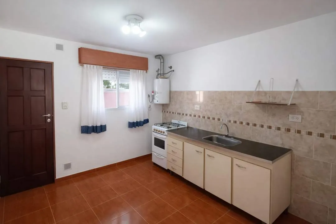 OPORTUNIDAD! SE VENDE TRIPLEX 4 AMBIENTES FINANCIADO