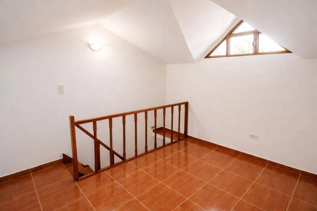 OPORTUNIDAD! SE VENDE TRIPLEX 4 AMBIENTES FINANCIADO